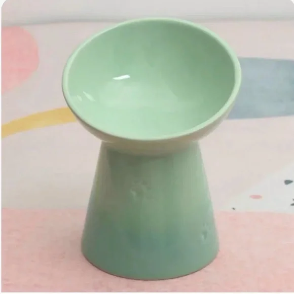 LE CREUSET PET BOWL STAND SET GREEN  (2 Pieces) - Picture 2 of 3